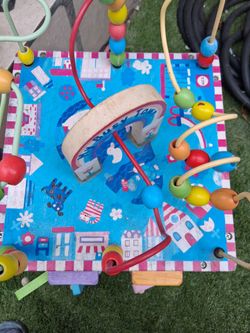 Toy play box