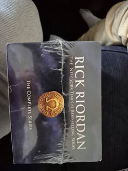 The Heroes of Olympus complete set with poster inside