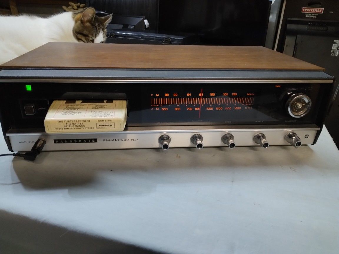PANASONIC VINTAGE 1971 STEREO RECEIVER AMPLIFIER WITH 8 TRACK PLAYER