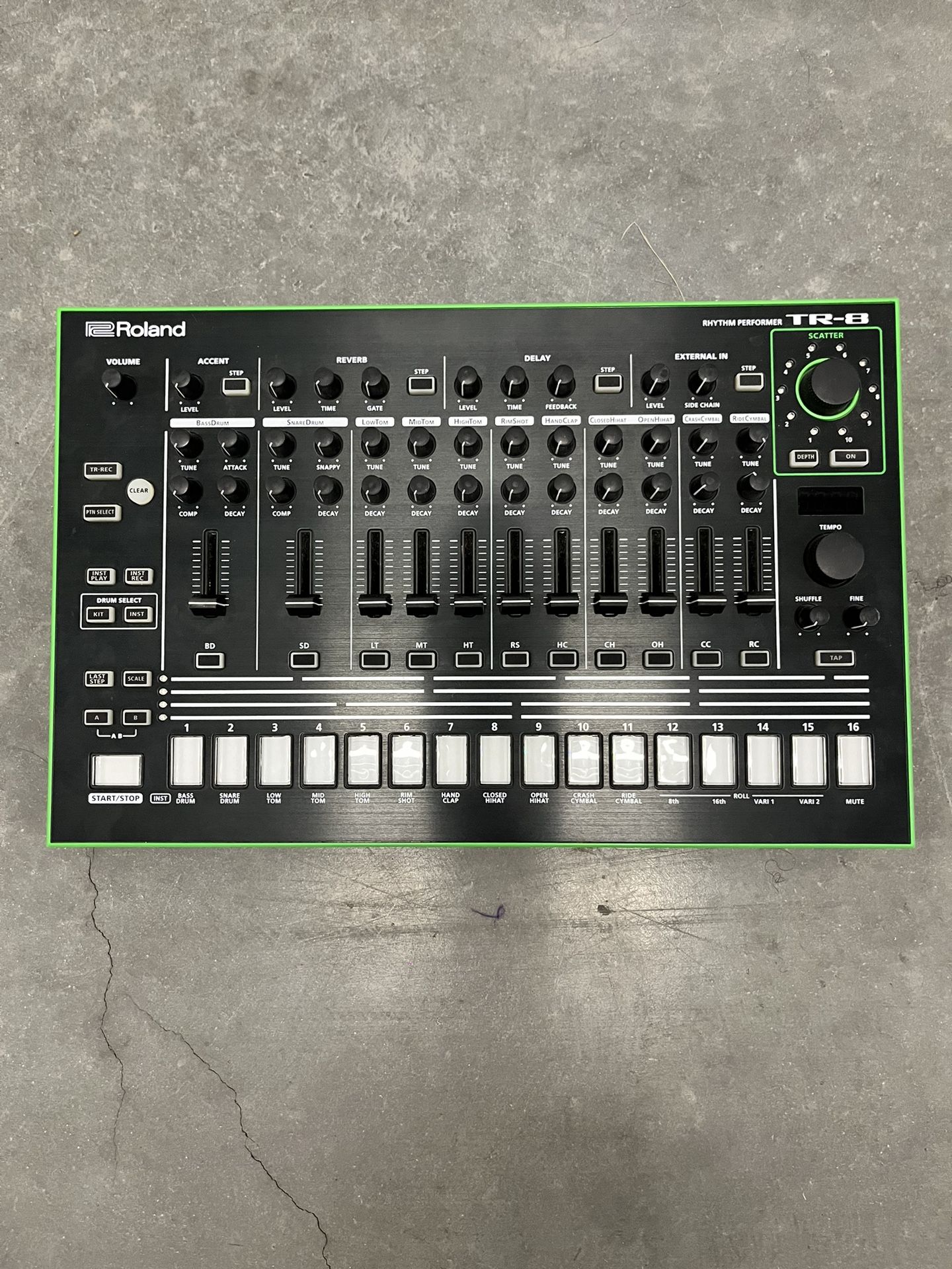 Roland Tr-8