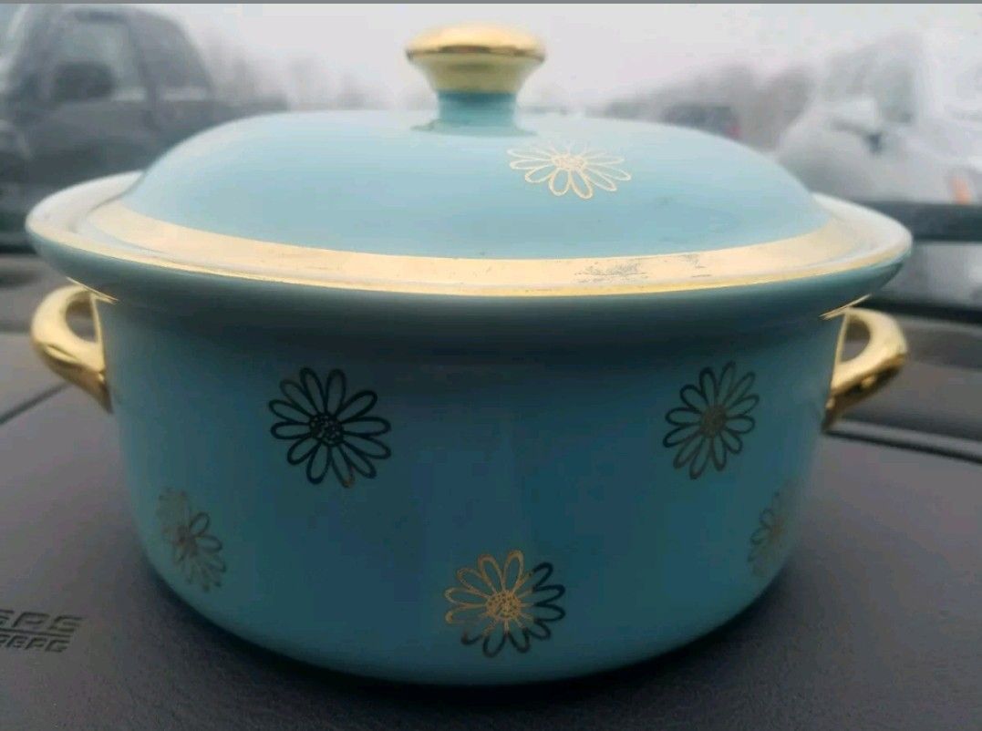 Hall vintage bowl casserole blue gold excellent