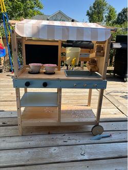 Mud kitchen