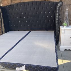 Kind headboard $65 box Spring metal $45 box spring the wood $40 (I NO HAVE DELIVERYii)