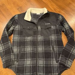 Men’s Columbia plaid fleece jacket shipping available
