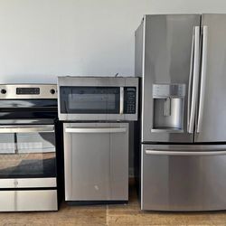 Set of kitchen appliances