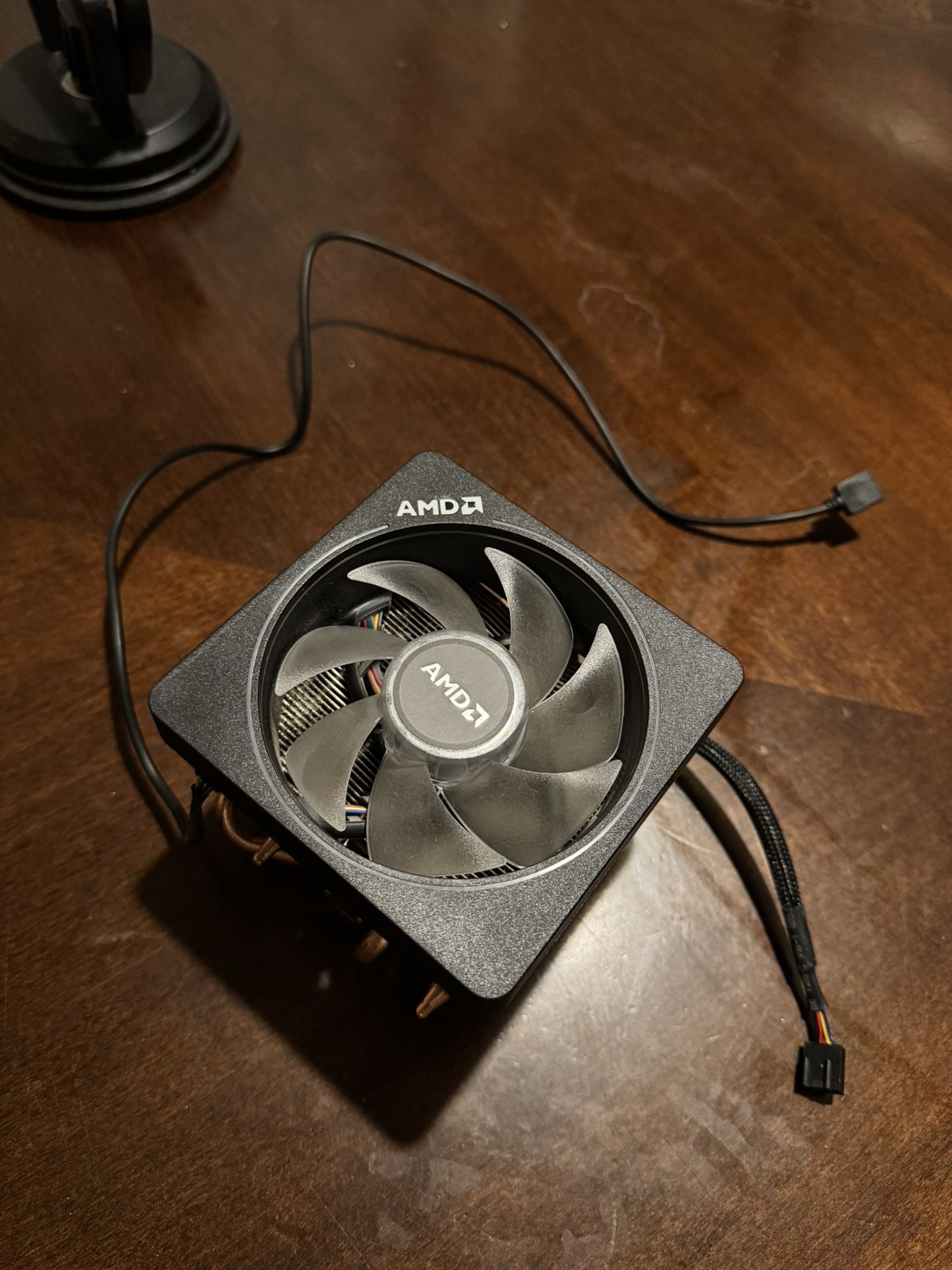 AMD Wraith Prism CPU Cooler