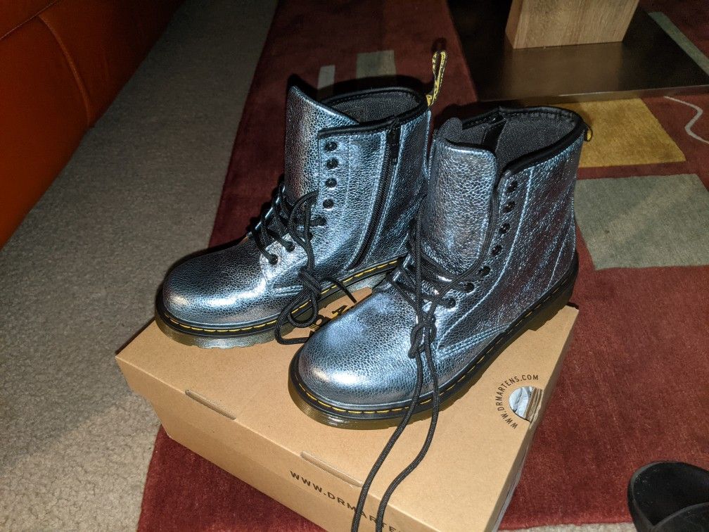 Dr Martens Crinkle Metallic Teal Youth 4 or Adult 6