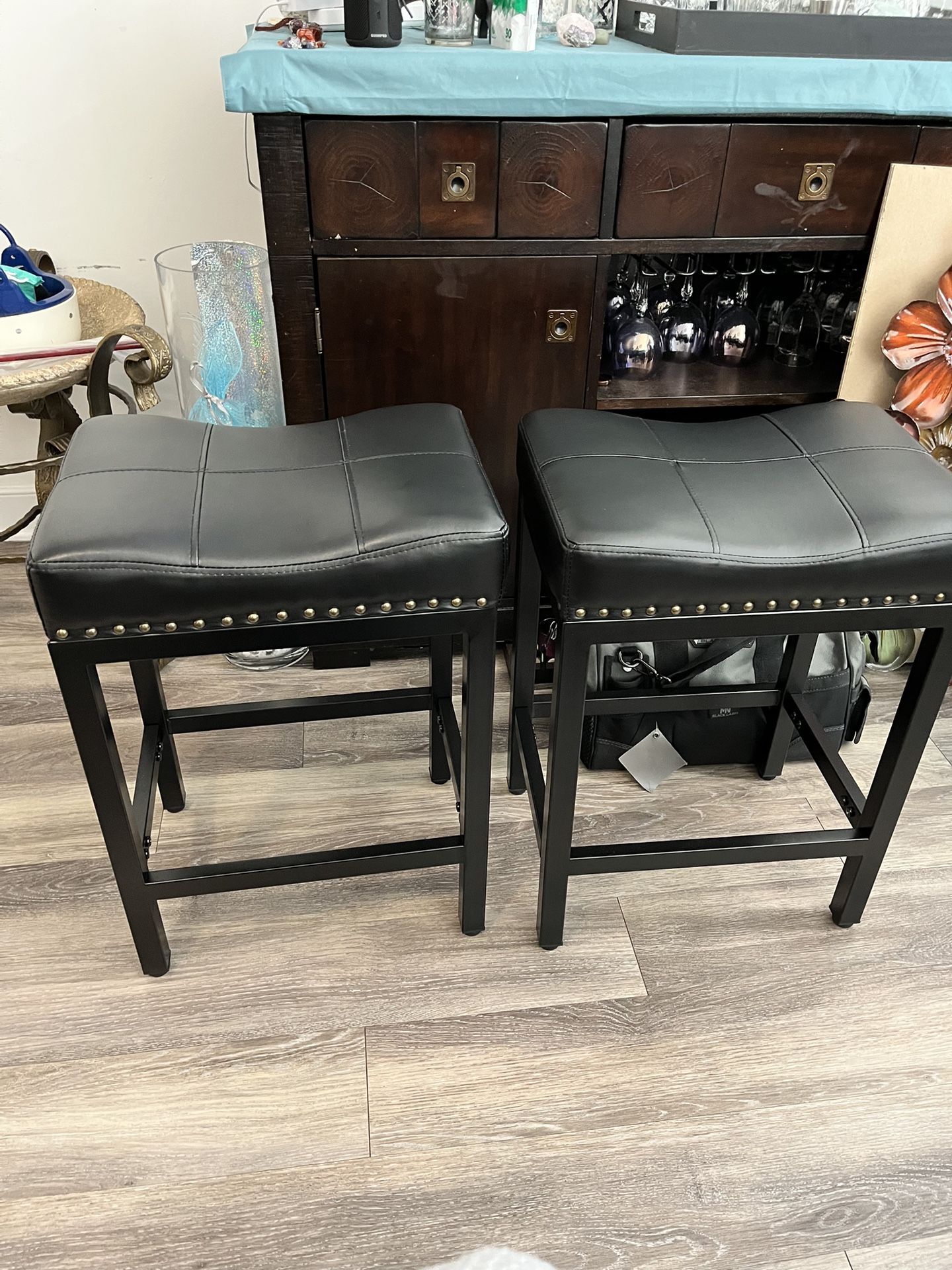 2 Fresh Bar Stools