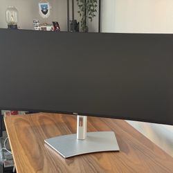 Dell 38” 4K UHD 1600p UltraSharp UltraWide U3821DW Curved USB-C Hub Monitor, Silver