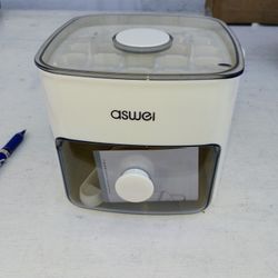 Aswei Multifunctional Ice Cube Maker Trays And Storage Box 