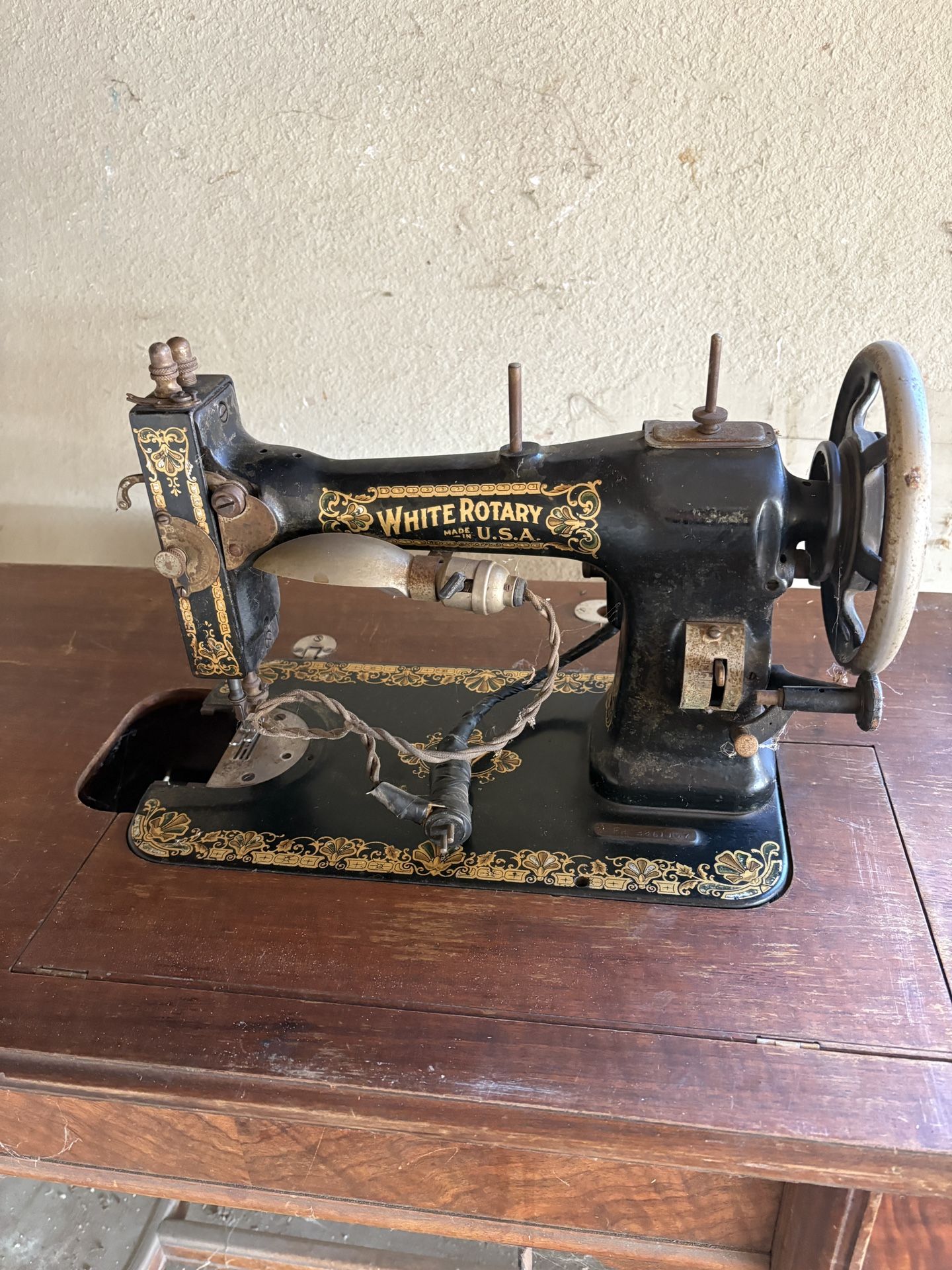 Antique White Rotary Sewing Machine & Table