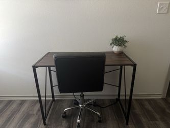 Sleek Armless Swivel Desk Chair – Modern Matte Black