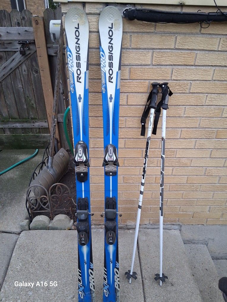 ROSSIGNOL SKIS 