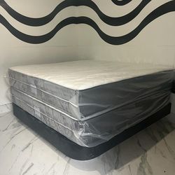 NEW MATTRESS KING SIZE PLUSH WITH BOX SPRING