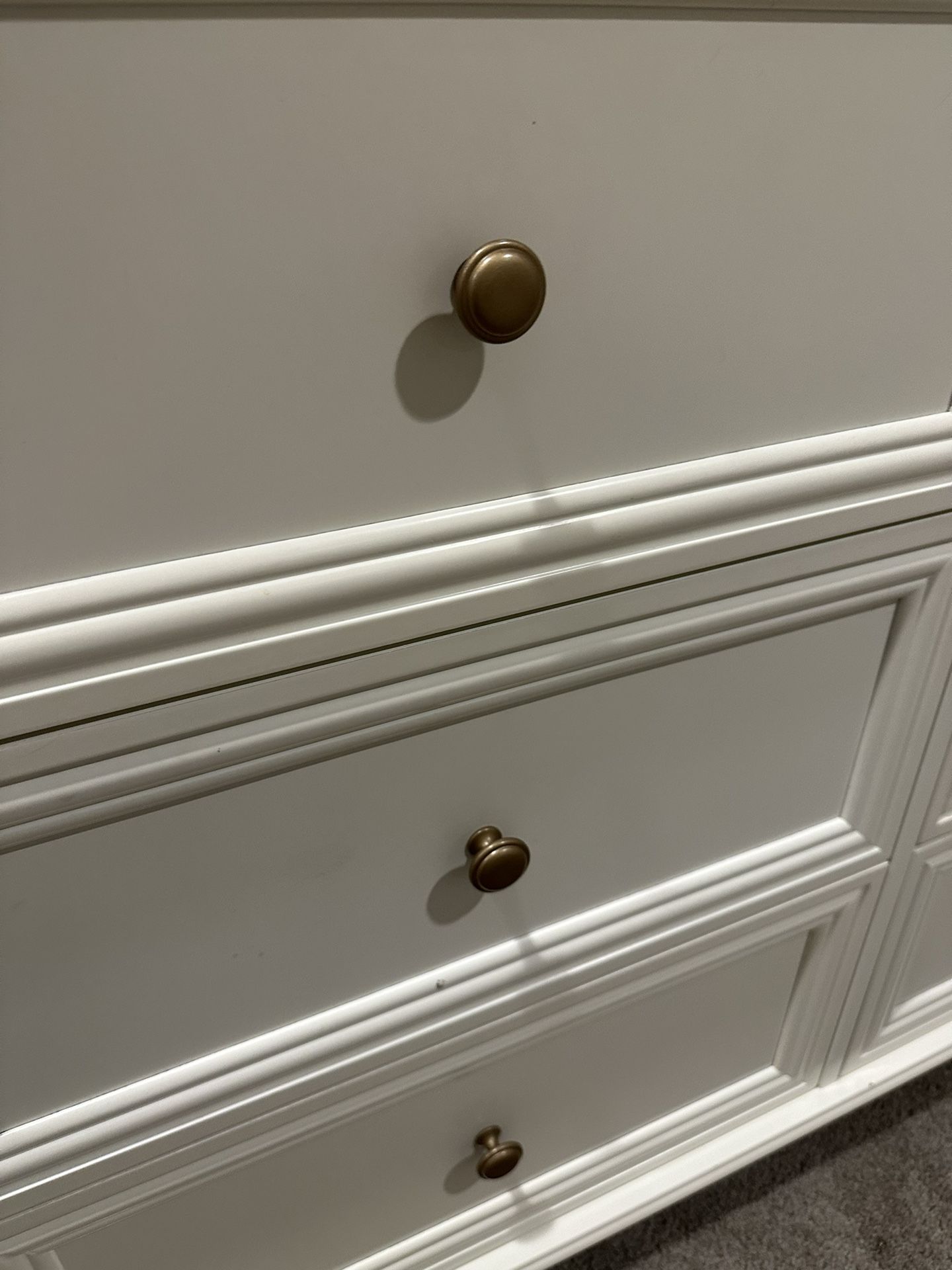 Cream/ White Dresser With Gold Knobs for Sale in Ridgefield, WA OfferUp