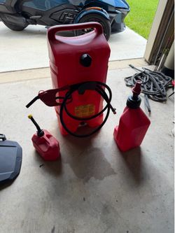 14 gal, with pump handle, 5 gal and a 1 gal tanks