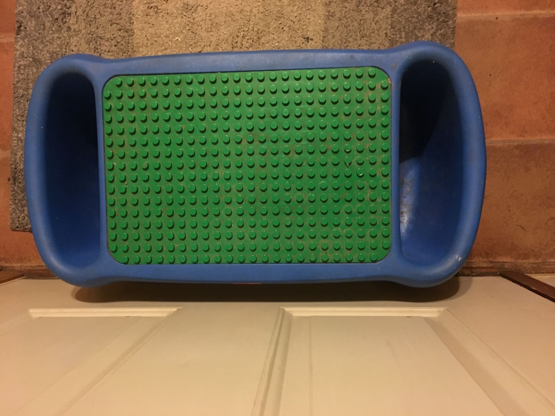 LEGO duplo table