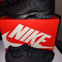 Nike Air Max Invigor