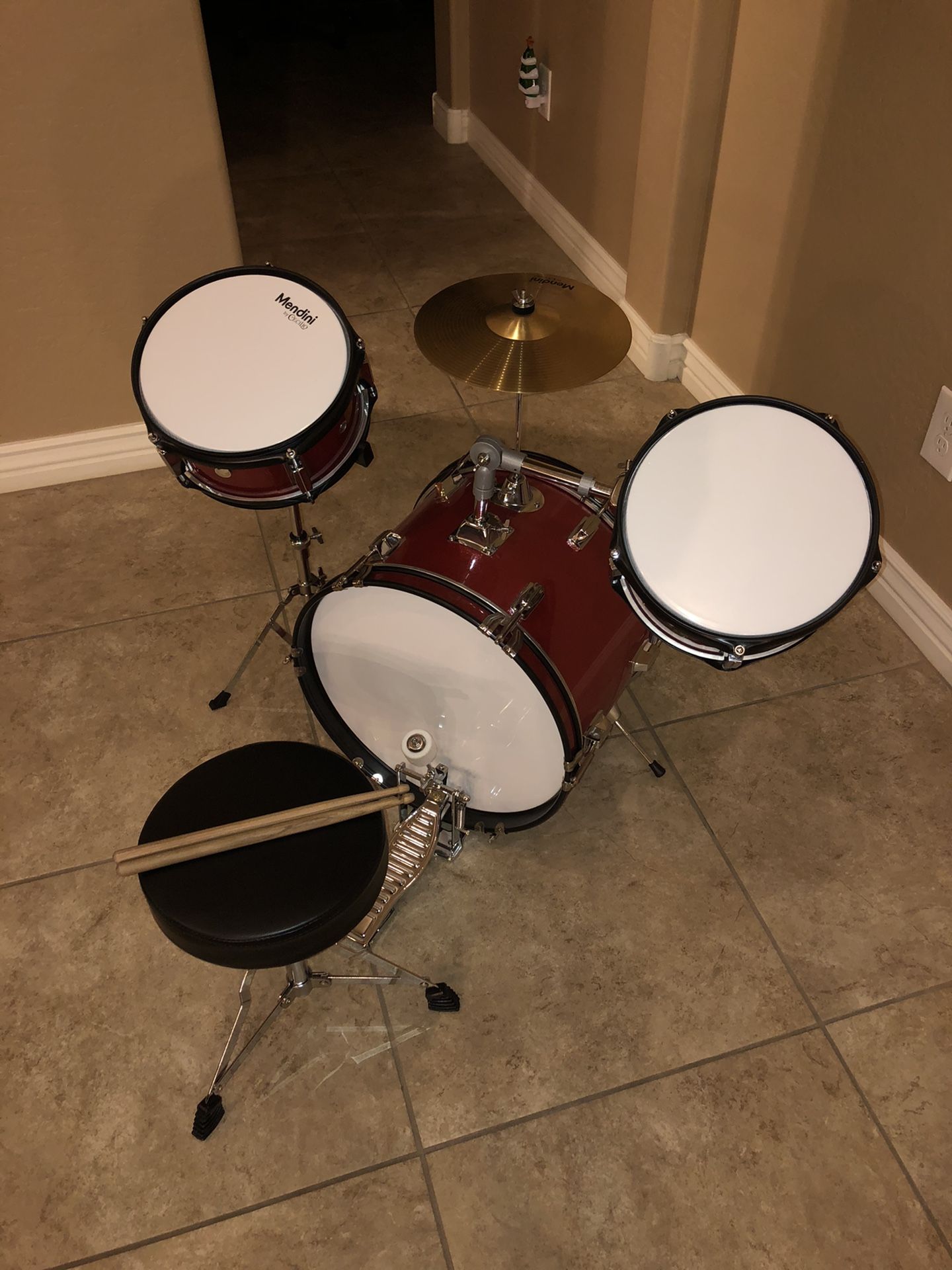 Mendini by Cecilio Junior 3 piece drum set. (Fully assembled)