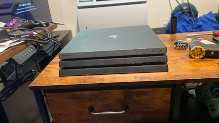 PlayStation 4 Pro - Refurbished