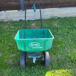 Fertilizer Spreader 