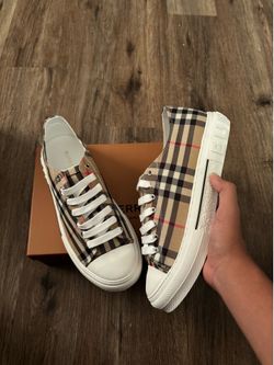 BUREBERRY Converse