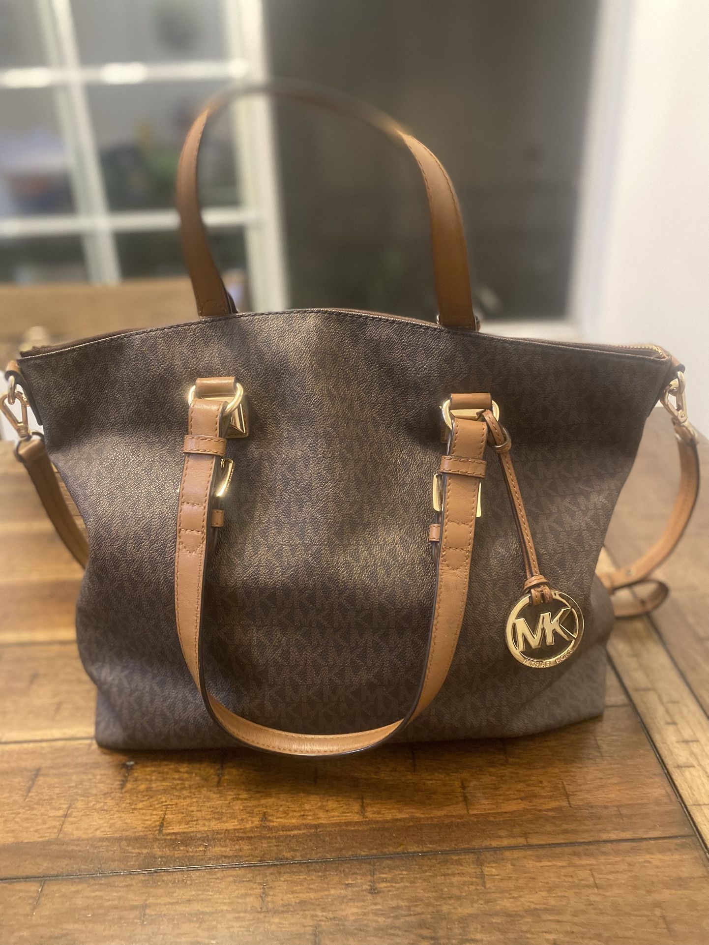 Michael Kors Large Signature Tote Bag Purse