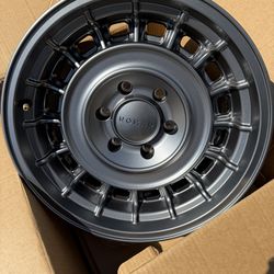 Nomad Arvo 17x8.5 0 offset 139.7x6 wheels