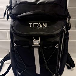 Titan Artic Deep freeze Backpack Cooler