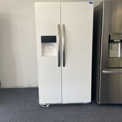 Frigidaire Side By Side Refrigerator 8V57