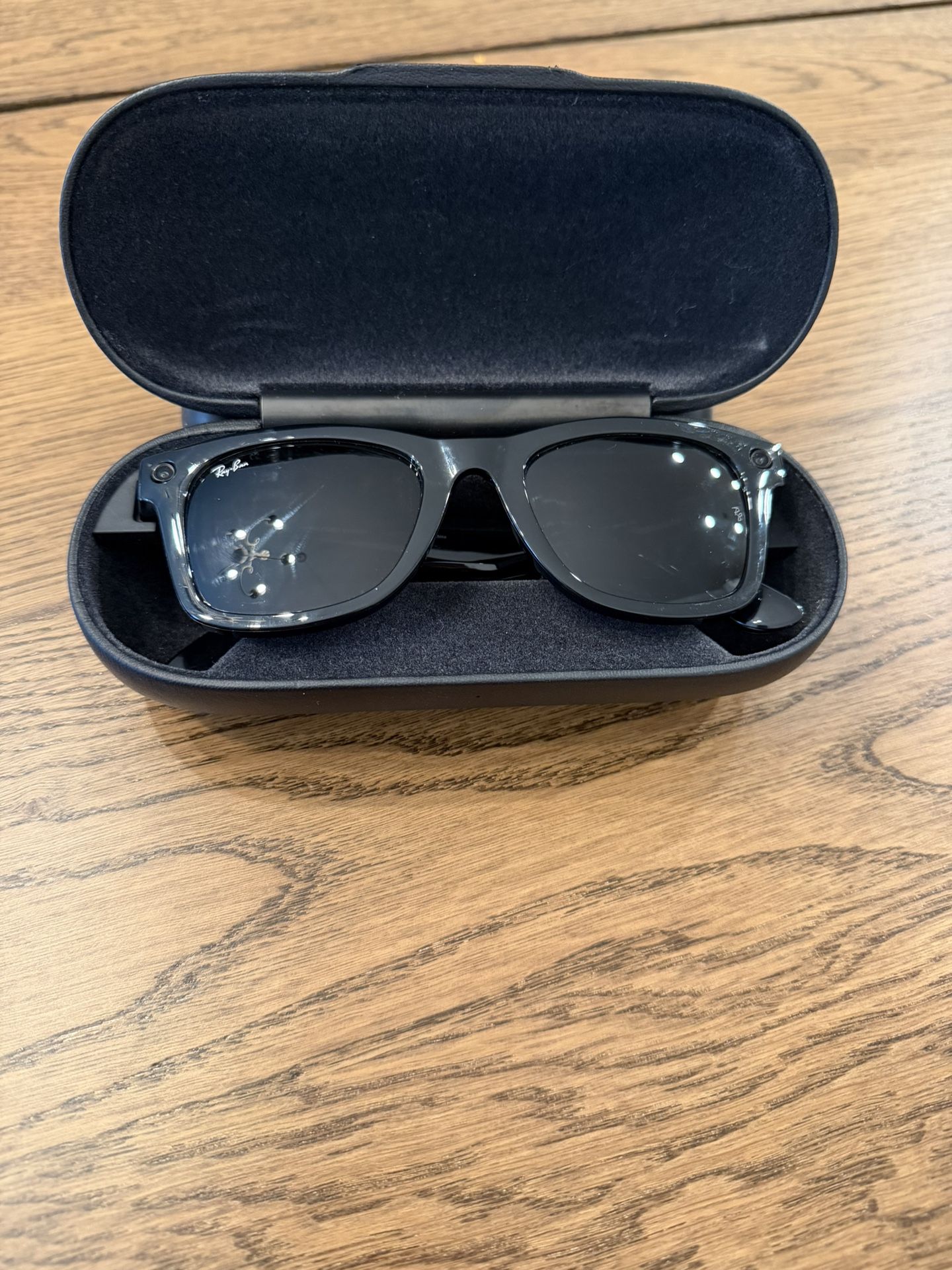 RAY BAN META GLASSES