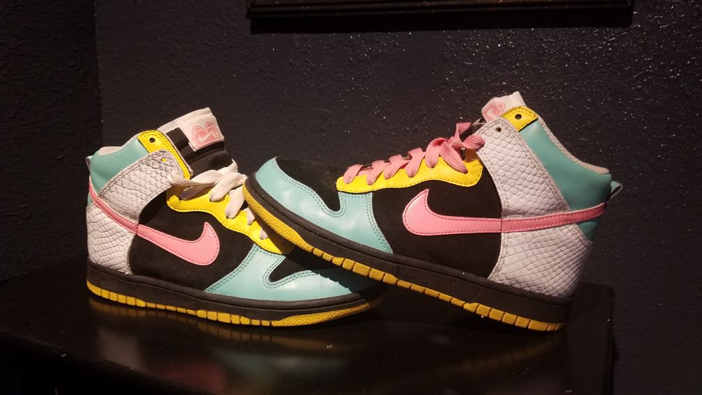 NIKE Dunk High 6.0 SB & Yellow Sneaker Shoes 342257-061 Sz 8 for Sale in Round Rock, TX - OfferUp