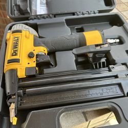 Dewalt 18 Gauge Pnaumatic Gun Nail
