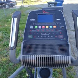 Step Workout  Elliptical Machine 
