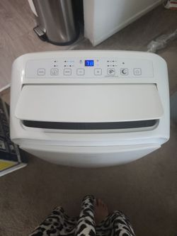 Portable  INSIGNIA air conditioner