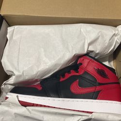 Jordan 1 Mid Banned