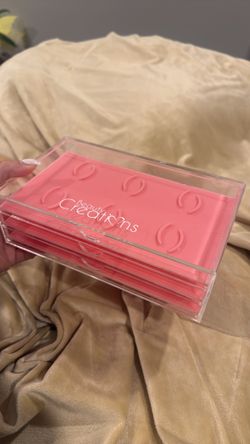 Beauty creations lash holder
