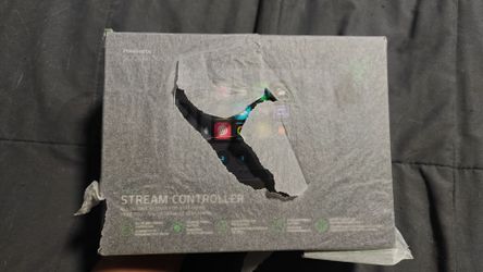 Razer Stream Controller (NIB SEALED)
