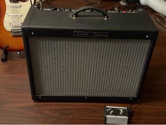 Fender Hot Rod Deluxe 40W Tube Amp w/ Footswitch & Cover