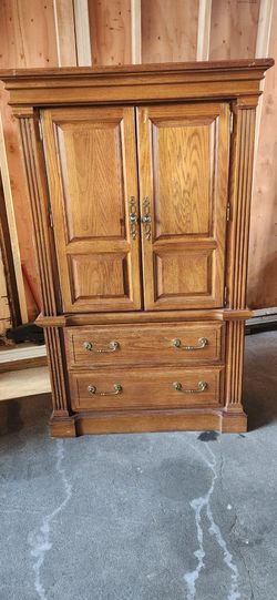 Bedroom Set With Dresser, Armoire, Night Stand, Headboard