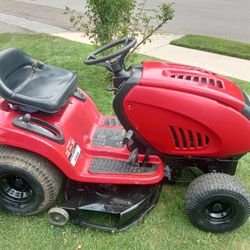 Troy Bilt 42,In Garden Tractor 