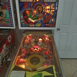 COMPLETE YOUR MAN CAVE WITH THIS  BALLY TIME ZONE PINBALL MACHINE. WORKS GREAT, NO ISSUES.