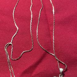 14 K Gold Chaine With Pendant 30 Inches Long