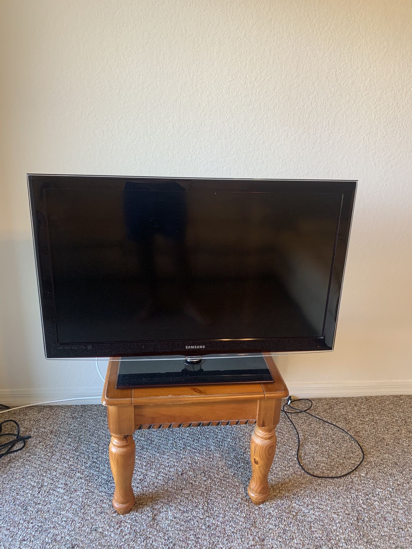 Samsung TV 40 inch GREAT CONDITION