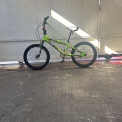 Avigo 1800 Boys “ONE EIGHT” BMX Bicycle 