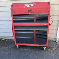Milwaukee 16 Drawer Tool Box