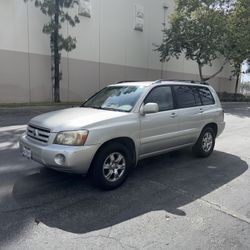2004 Toyota Highlander SUV 