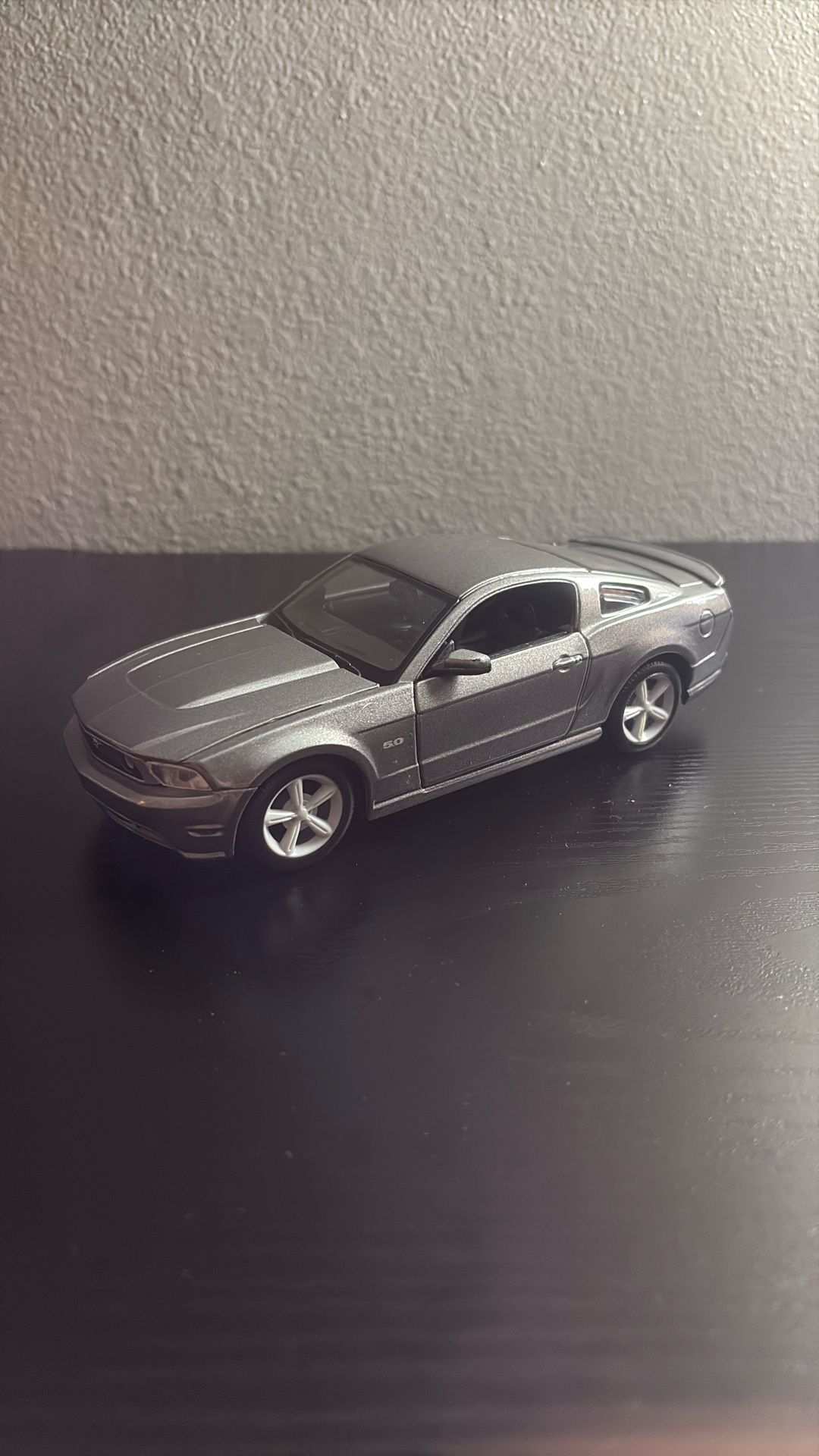 Maisto: 2011 Ford Mustang GT