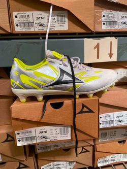 Nuevos zapatos pirma para futbol soccer