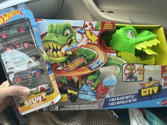 Hot Wheel Dino City Track Set with Cars